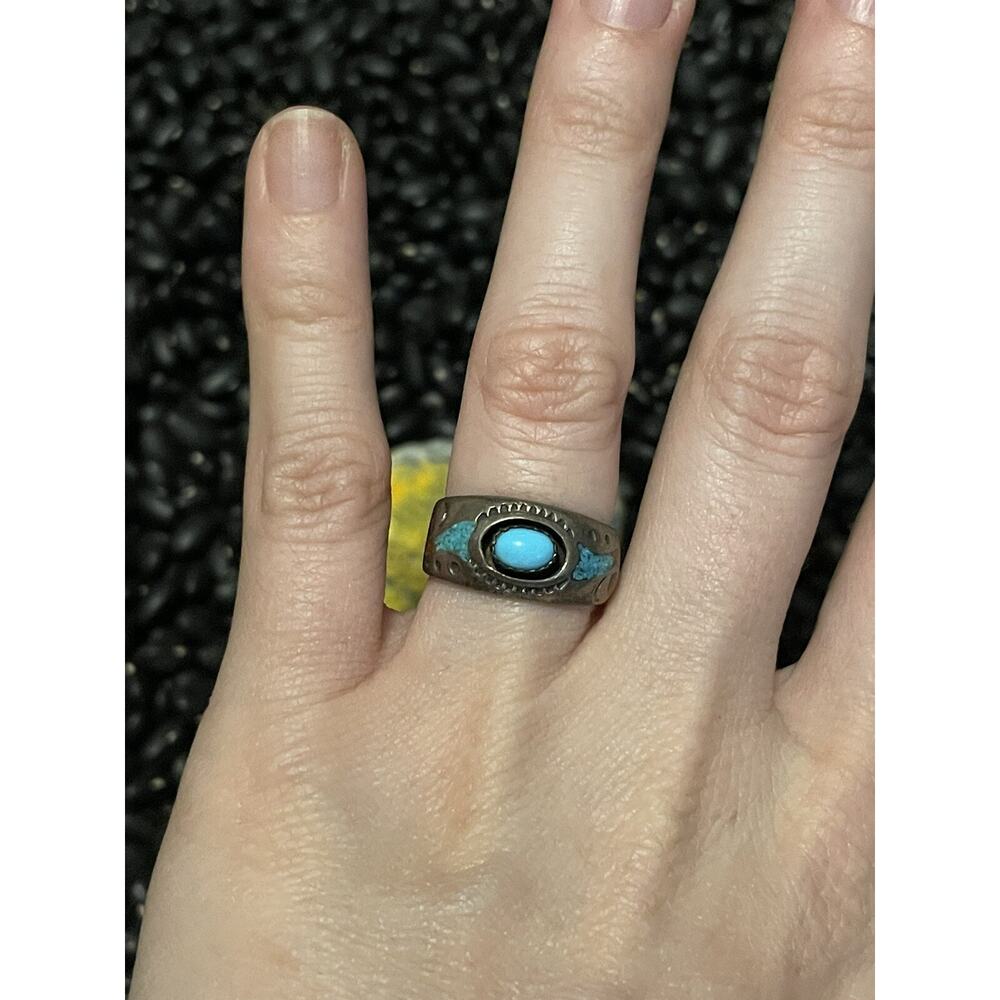 Circle J. W. Sterling Silver Native American Inlaid Crushed Turquoise Coral Ring